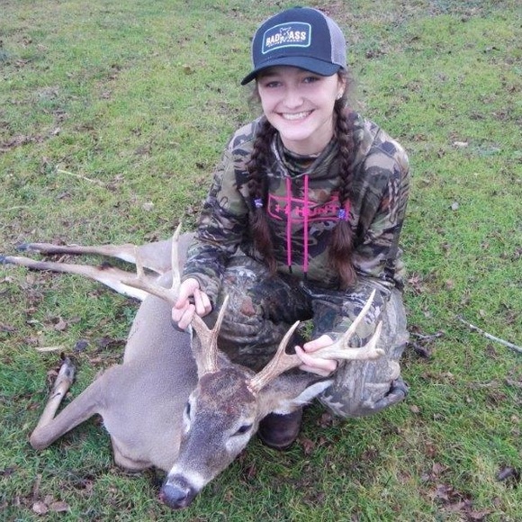 Meet your Posher, Eva - Picture 2 of 4